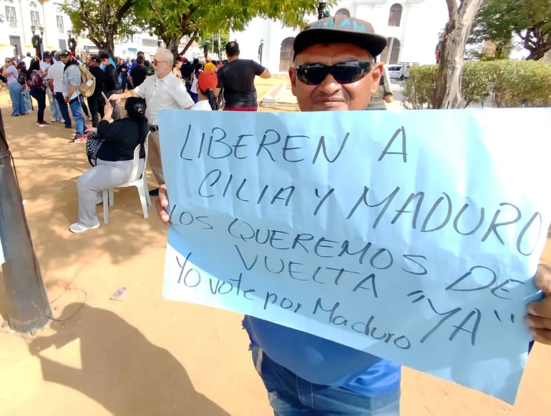 Plaza Bolívar de Maracaibo Nicolás Maduro