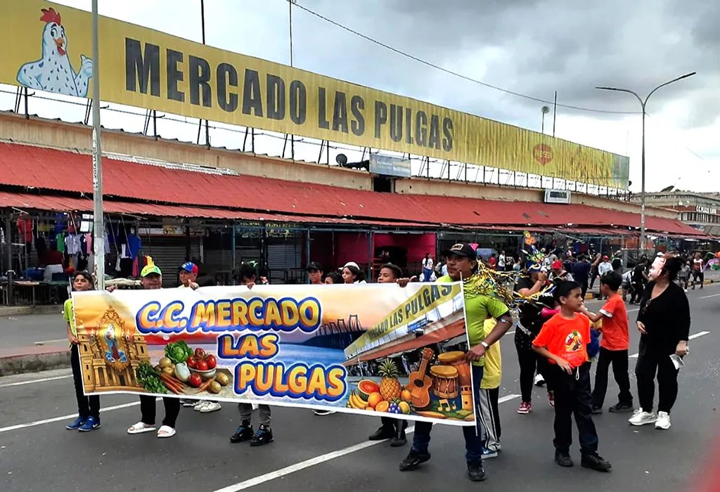 Comerciantes del centro de Maracaibo se sumaron al desfile de Carnaval