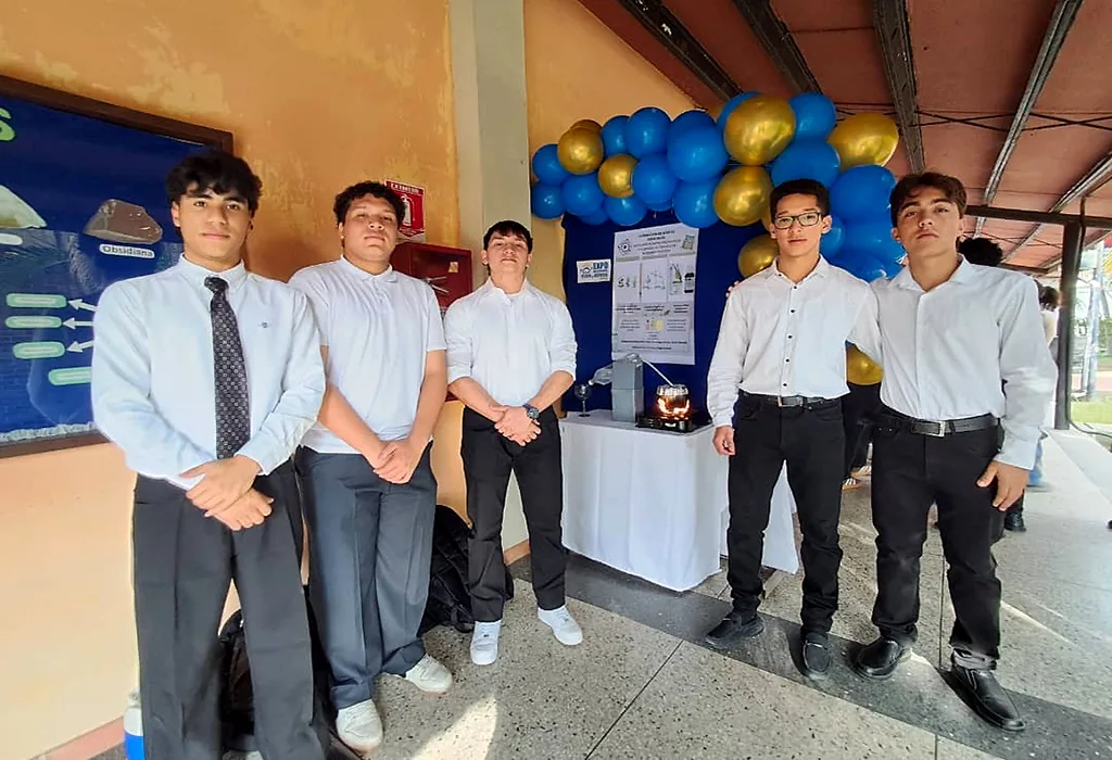 Estudiantes del Politécnico Santiago Mariño celebran el Día de la Juventud 2 r