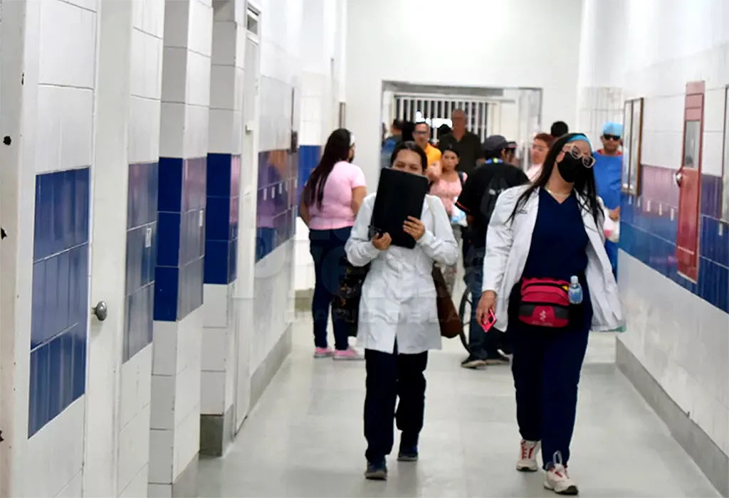Hospitales públicos comienzan a recuperar el personal de enfermería