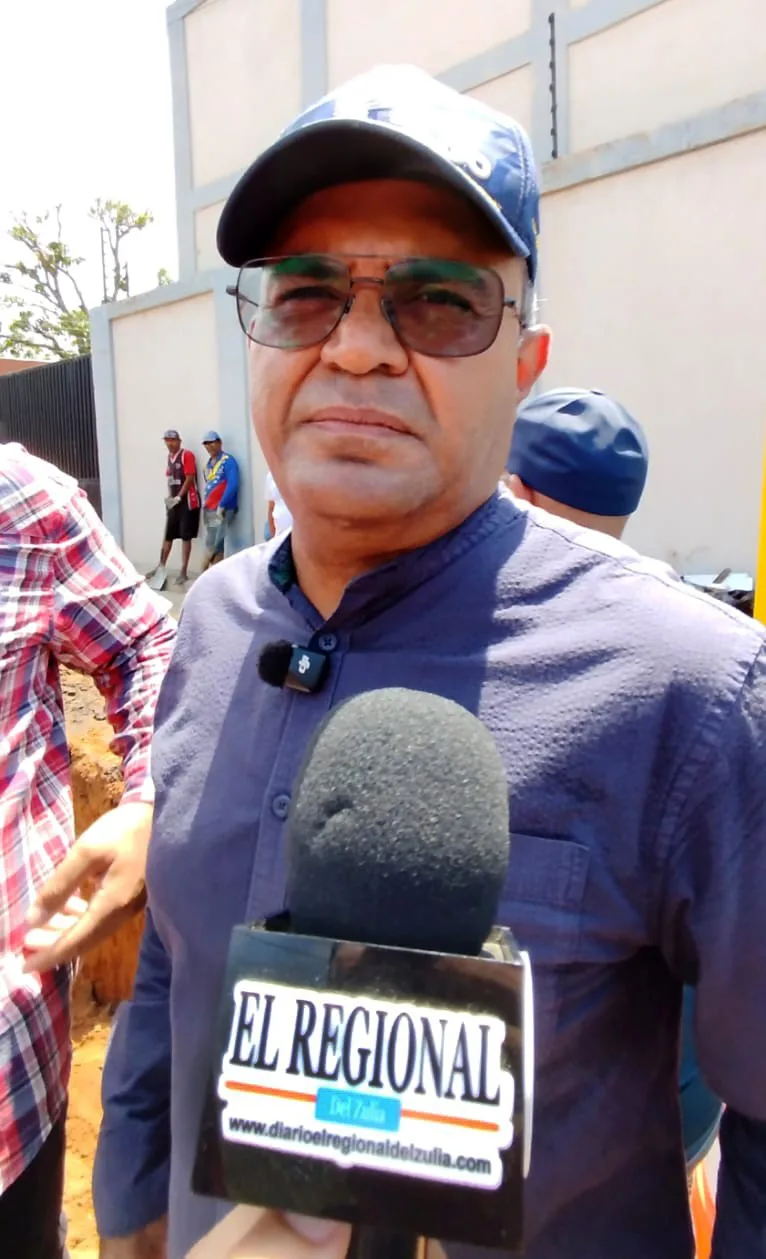 Sustitución de colectores en el sector Los Pescadores de Maracaibo
