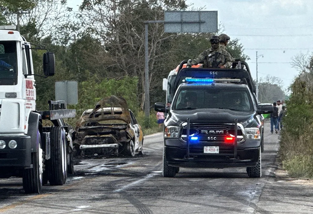 Narcobloqueos quema y tiroteos tras muerte de El Mencho