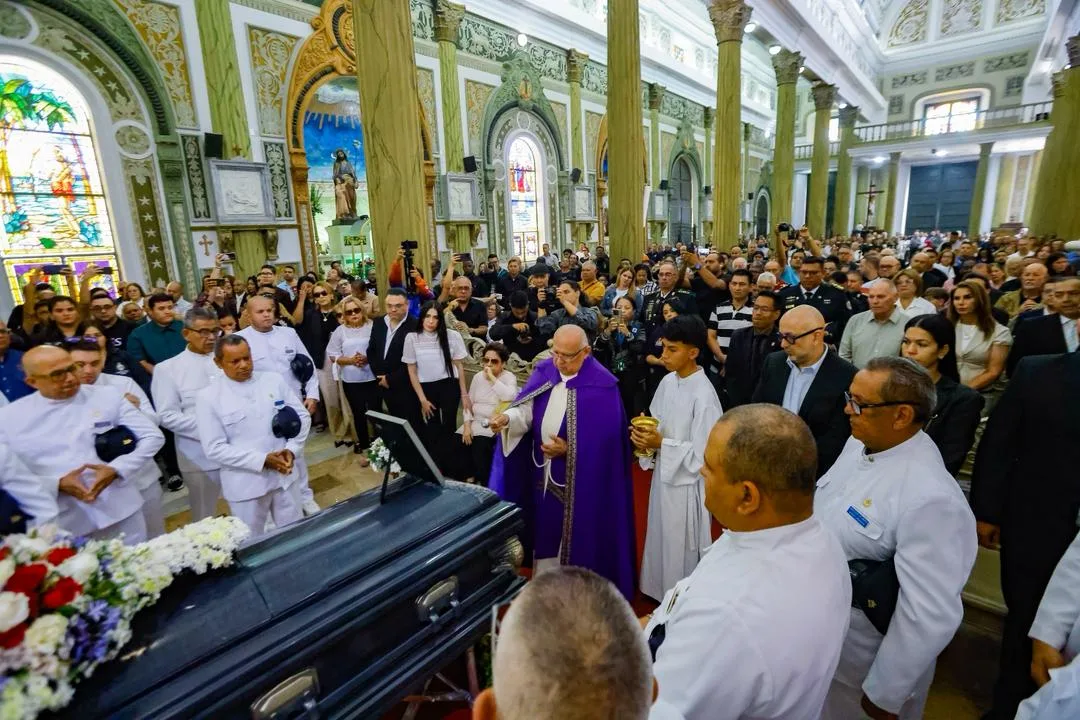 Orden Francisco de Miranda a Renato Aguirre