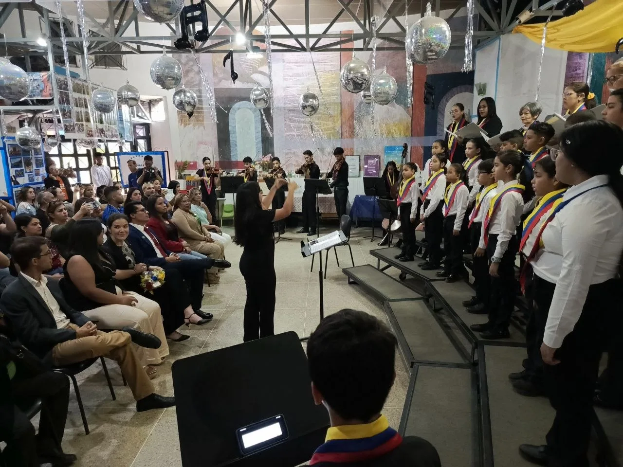 La representante brasileña arribó a la entidad como parte de su gira por Venezuela, con el firme propósito de potenciar acciones positivas y empoderar a la juventud de la Costa Oriental del Lago (COL).
