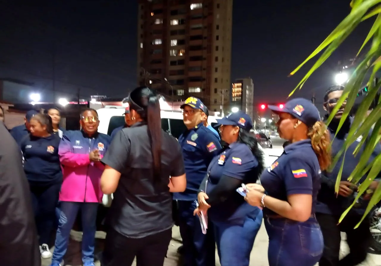 Fiscalización en comercios de la avenida Cecilio Acosta
