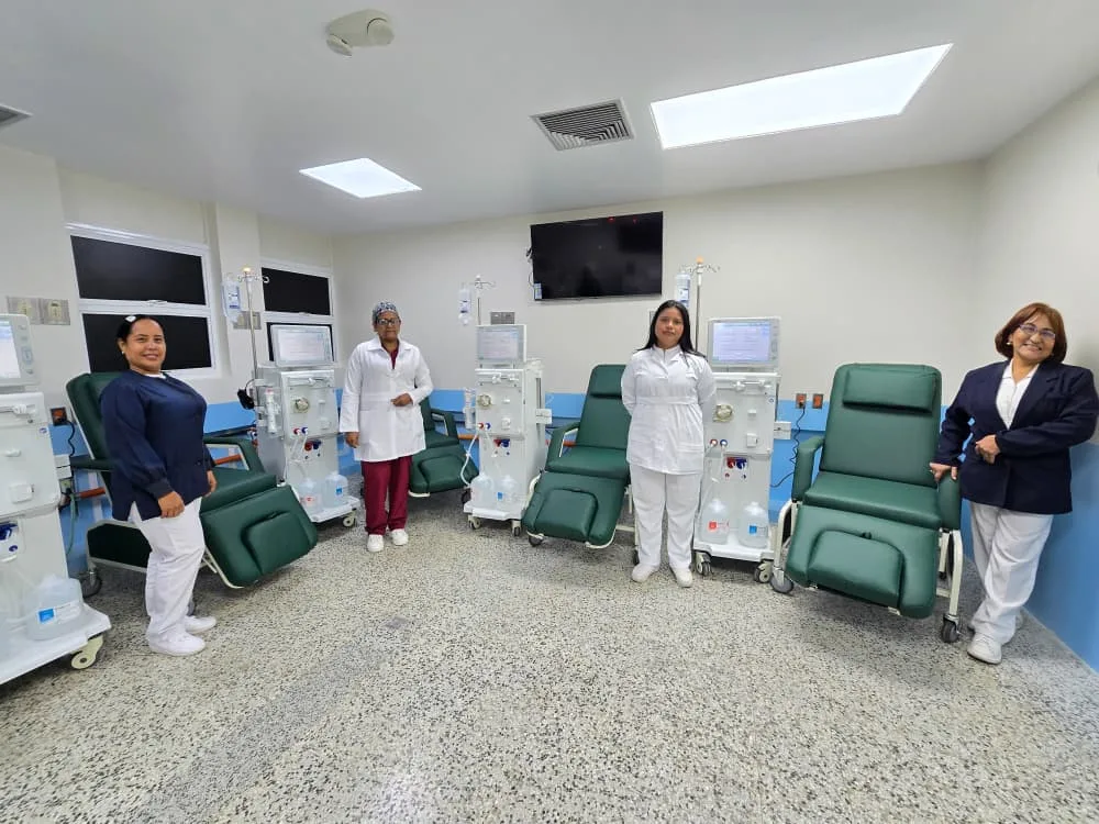 Gobernador Caldera inauguró Servicio de Nefrología 2