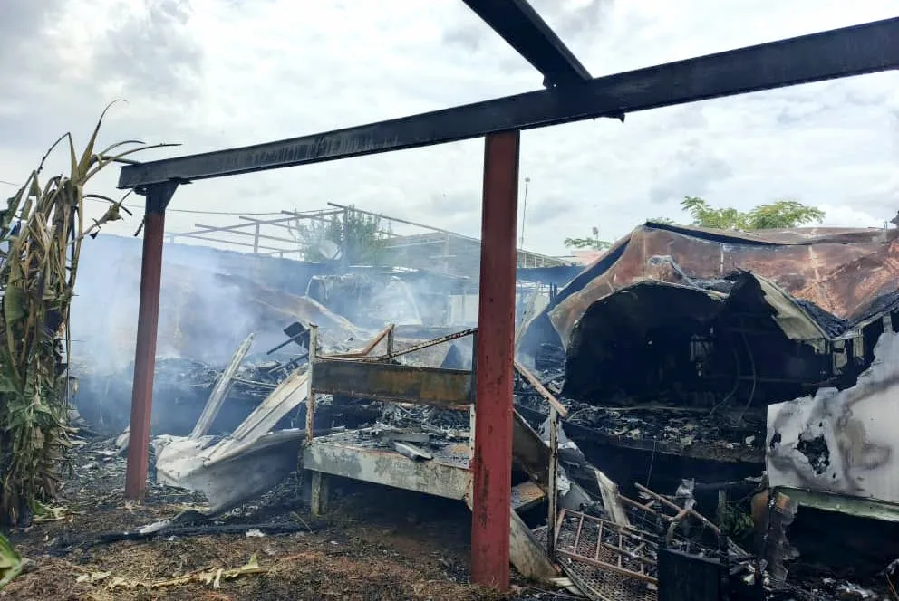 Incendio consume vivienda tipo tráiler en el municipio Valmore Rodríguez