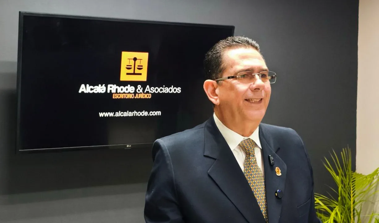 José Luis Alcalá se postuló al cargo de Fiscal General