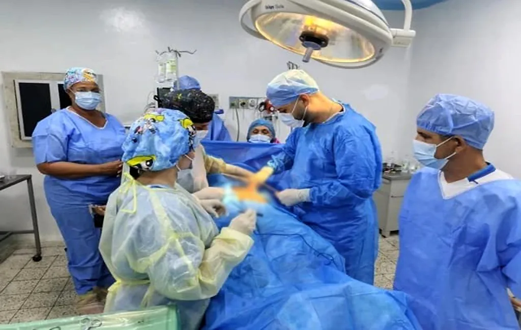 Durante estas jornadas médicas, los equipos de salud atendieron diversas especialidades. Se realizaron 68 intervenciones oftalmológicas, 137 cirugías generales, 18 procedimientos pediátricos, 17 ginecológicos y cinco intervenciones oncológicas. Así, esta estrategia integral priorizó la atención oportuna de la población zuliana.
