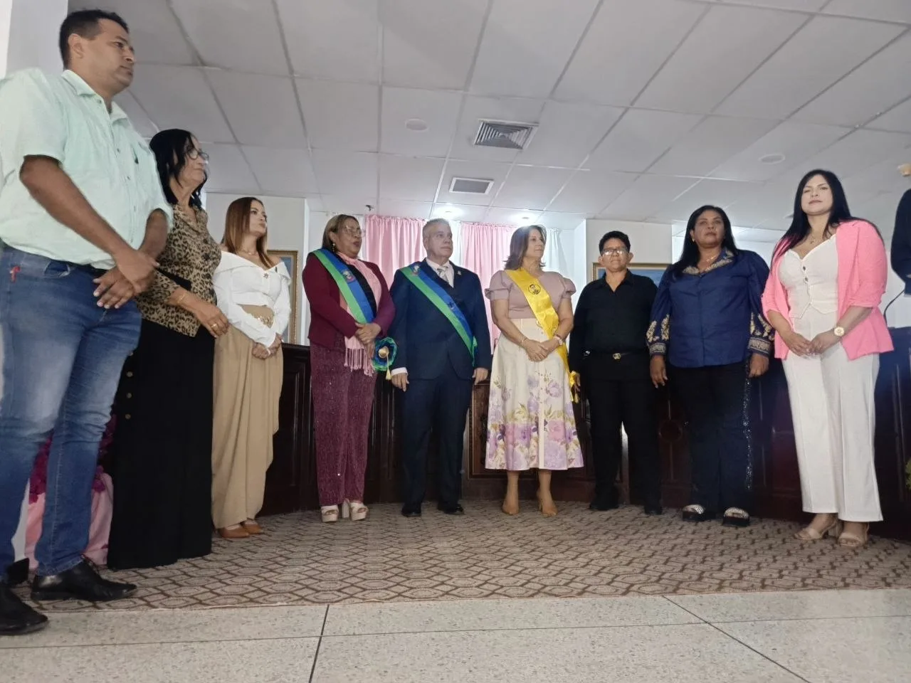 Durante el evento, Margarita de Mosquera recibió un merecido reconocimiento por su ardua lucha a favor de la mujer lagunillense, de manos del alcalde José Mosquera, en compañía de los concejales asistentes.