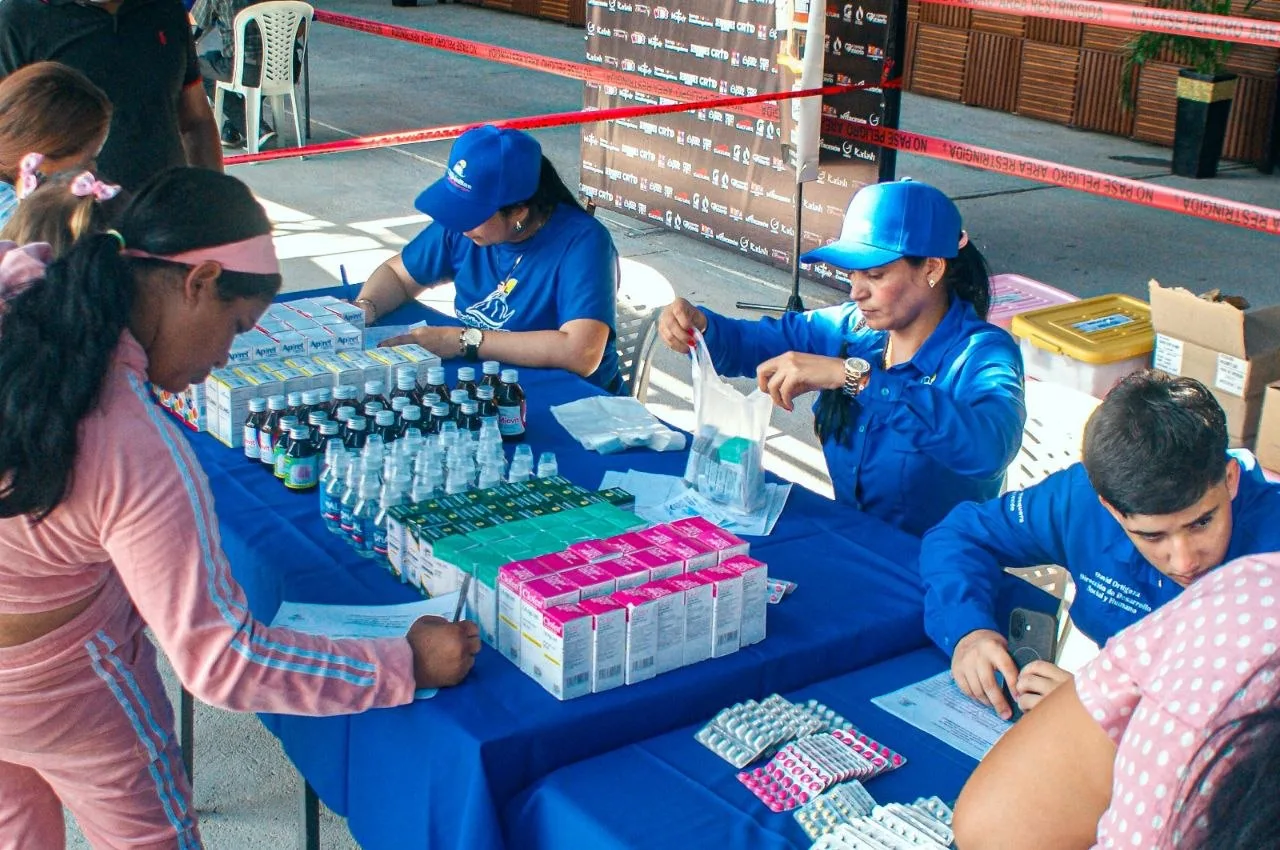 Más de 450 familias del sector Sinaí y comunidades cercanas fueron beneficiadas este sábado con una jornada social integral organizada por la Alcaldía de Lagunillas, como parte de los programas sociales impulsados por el alcalde José Mosquera para fortalecer la atención directa a las comunidades.