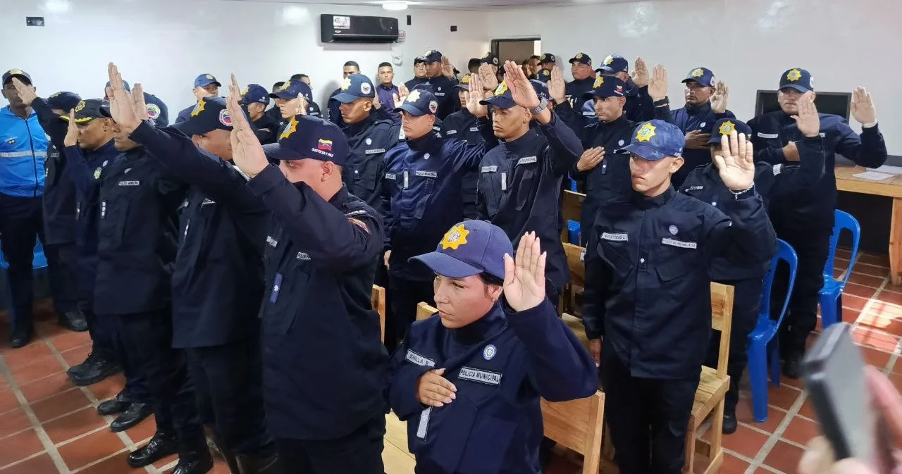 PoliLagunillas fortalece su pie de fuerza con 26 nuevos funcionarios y funcionarias al servicio de la patria