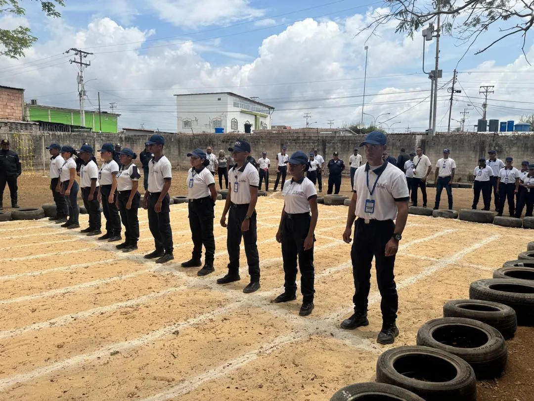 Coronel Fretzer Borges supervisa instalaciones de la UNES Extensión PoliLagunillas, en Lagunillas, Zulia">