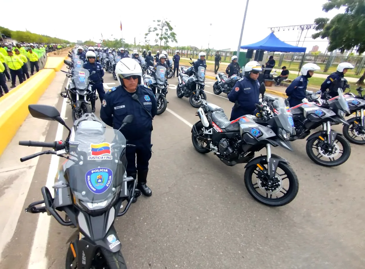 110 Motocicletas la Universidad del Zulia 9 r
