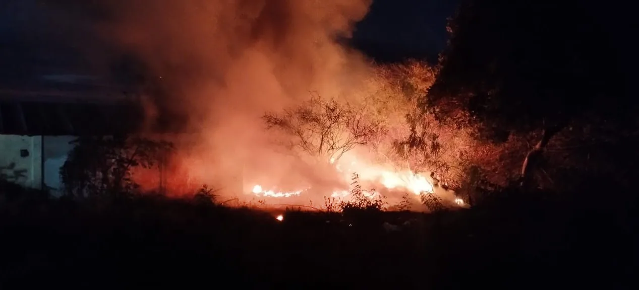 Bomberos de Cabimas incendio de vegetación