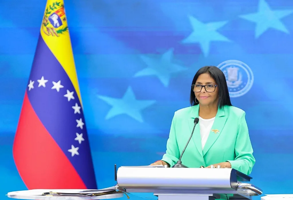 Delcy Rodríguez anuncia aumento salarial