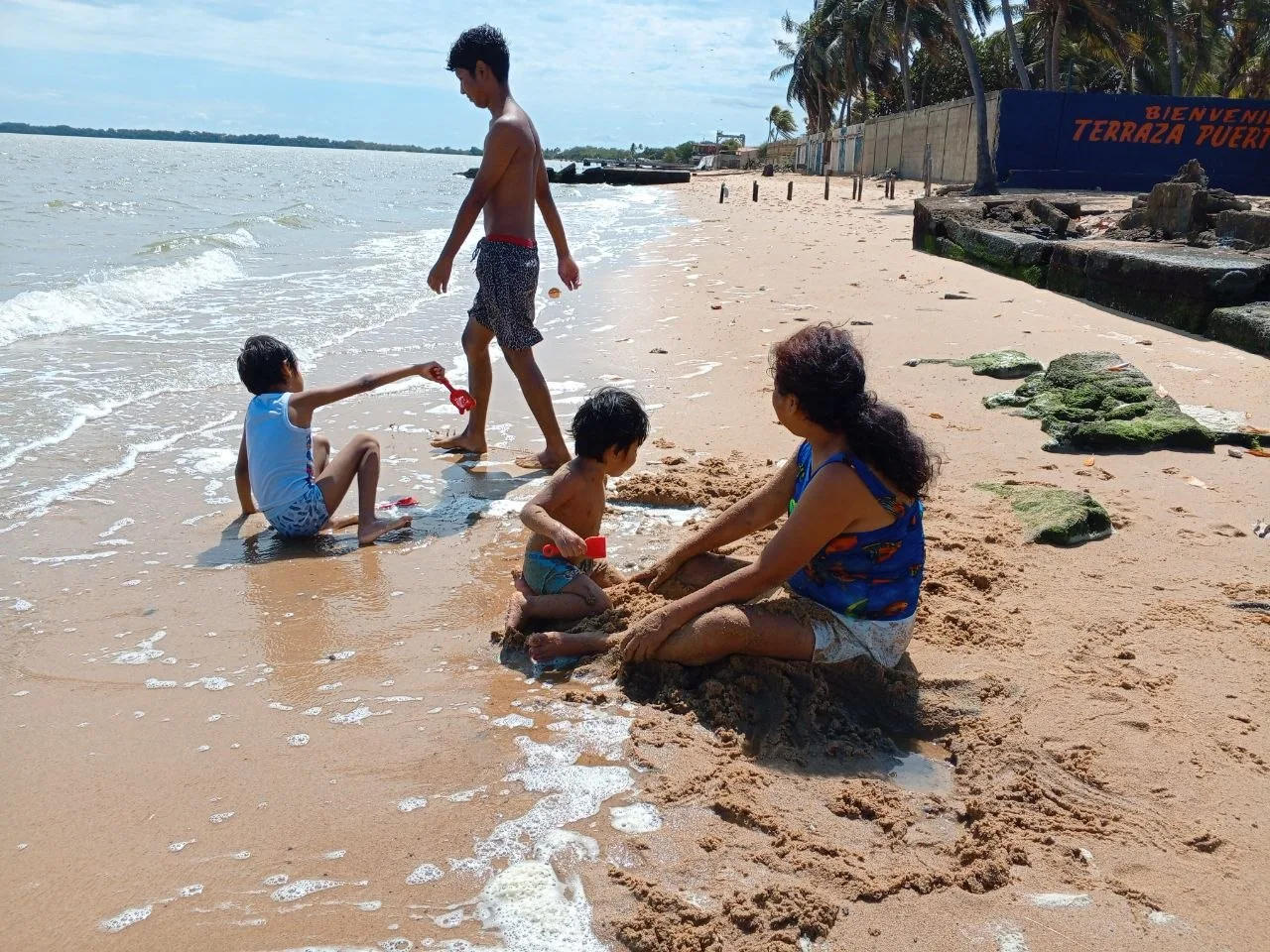 Playas de Miranda cautivaron a miles de temporadistas en Semana Santa 11