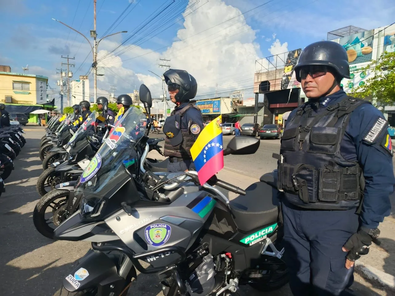 PoliLagunues recibe motos 3
