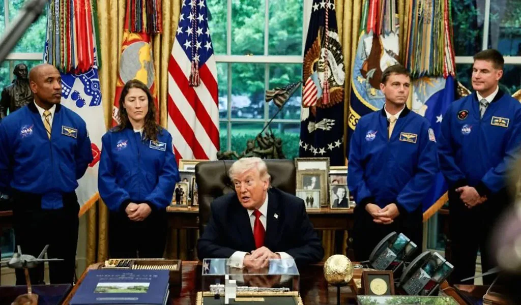 Trump recibió en la Casa Blanca a astronautas del Artemis II