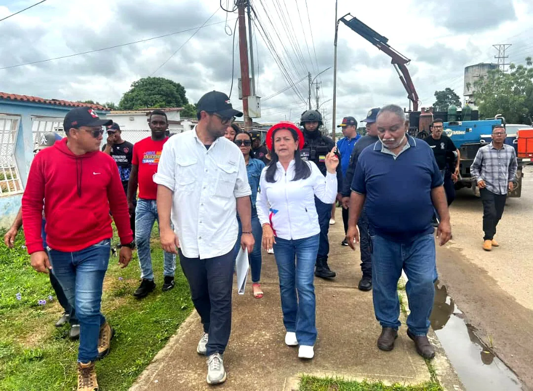 Yurani Pino inicia proyecto de iluminación solar