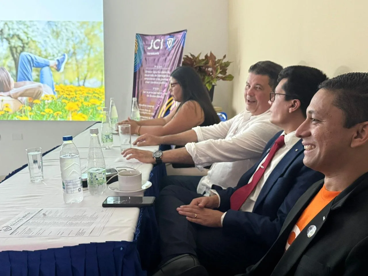 undación Divino Niño y JCI