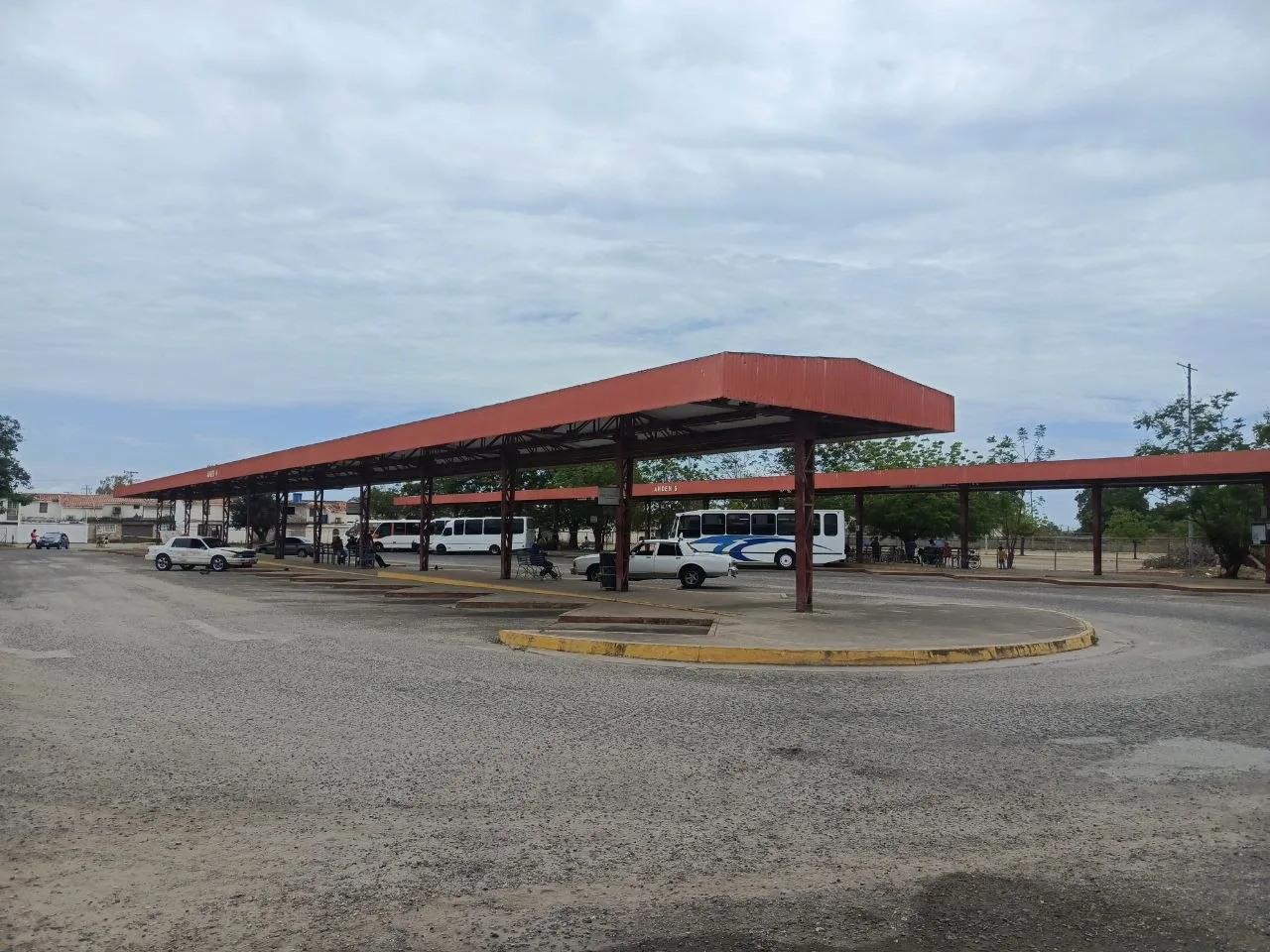 terminal de lagunillas en Semana Santa 1  .jpg 