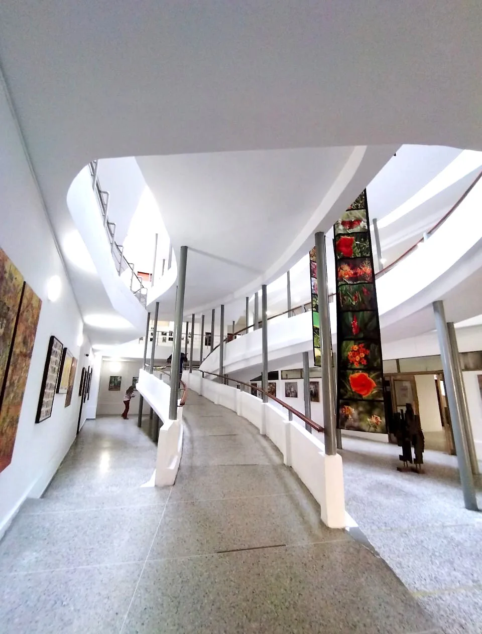 Escuela de Artes Plásticas Neptalí Rincón 69 años
