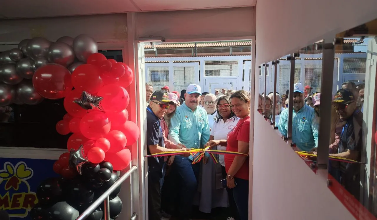  Mercal en el sector Nueva Venezuela de Lagunillas reabre sus puertas 