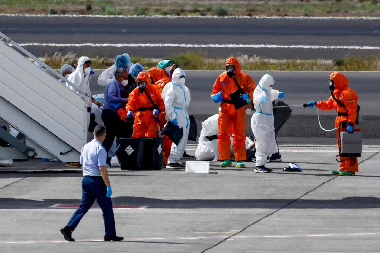 España y la OMS repatrían a 94 pasajeros de 19 países