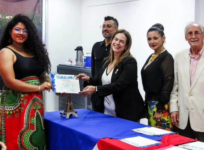 Revista Maracaibo certificados 73o aniversario
