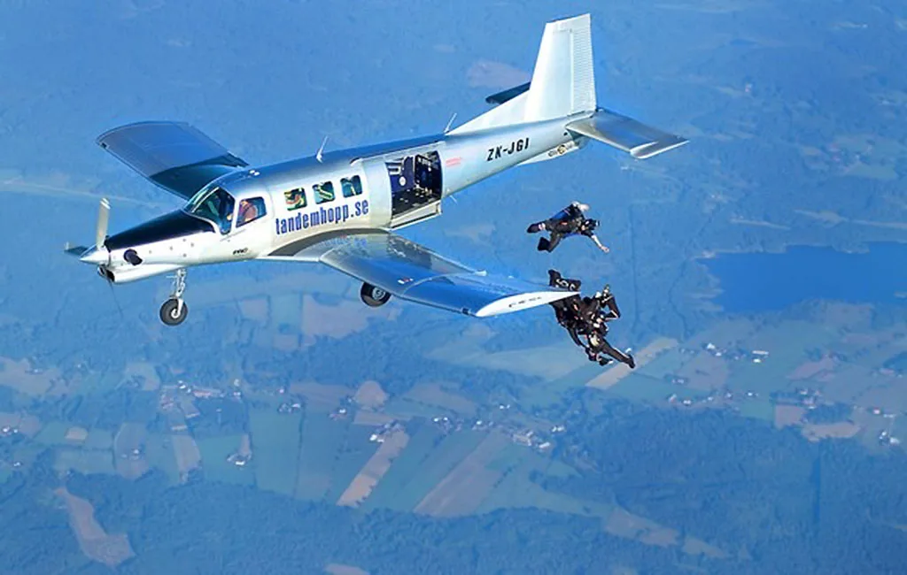 Aeronave con paracaidistas se estrella en Misuri