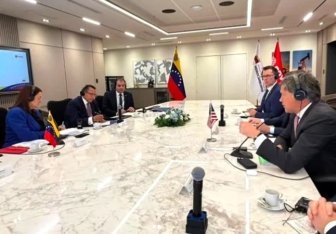 Delegación de EEUU se reúne con Delcy Rodríguez 