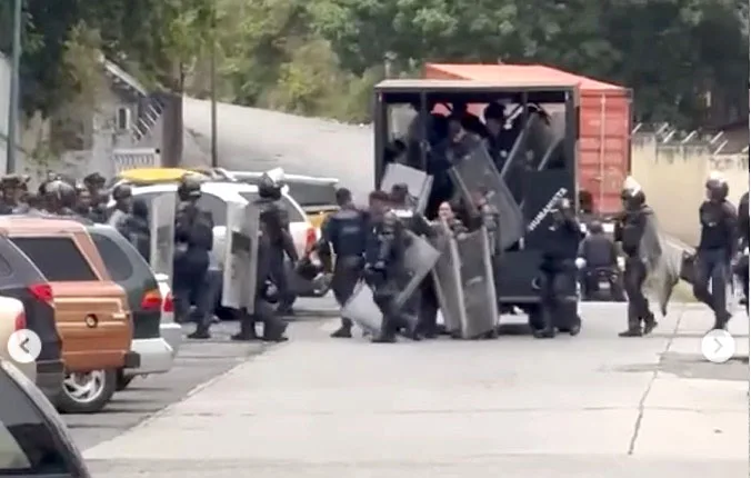 Familiares denunciaron traslados de presos políticos que se encontraban en El Helicoide