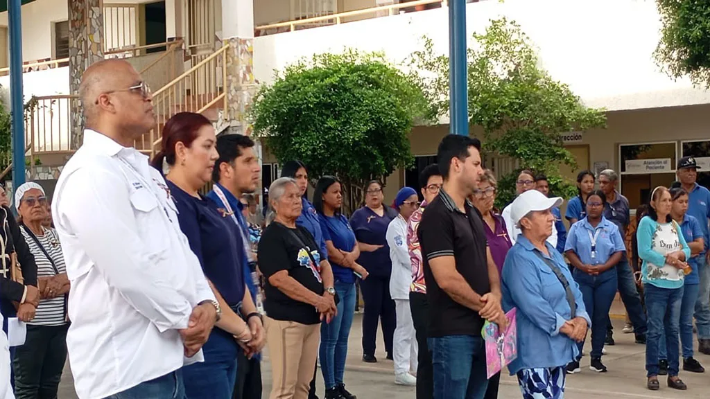 El evento, que tuvo lugar en la cancha de la institución, fue convocado bajo la premisa de que "en el corazón de la fundación, cada vida cuenta y cada ausencia se honra", sirviendo como un bálsamo de unión colectiva ante la tragedia.
