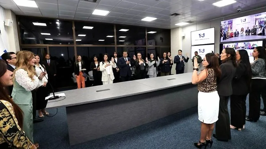 Juramentados nuevos jueces e inspectores