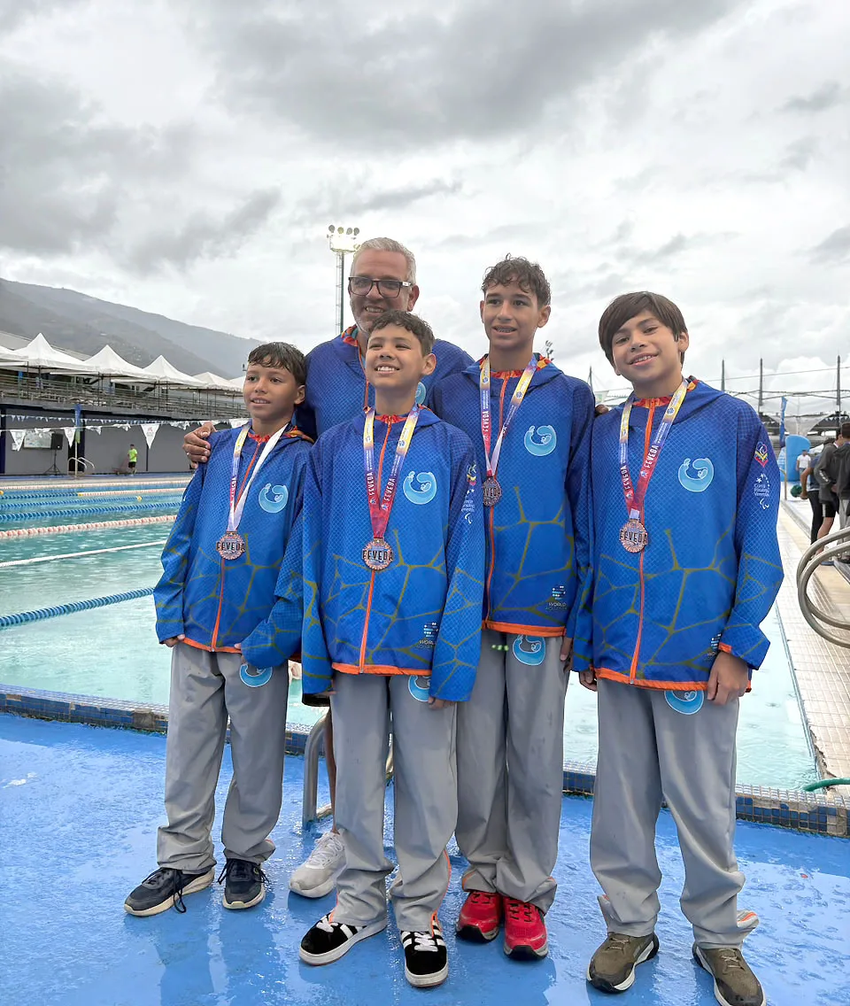 Natación "Salomón Mejías" Campeona Nacional Infantil