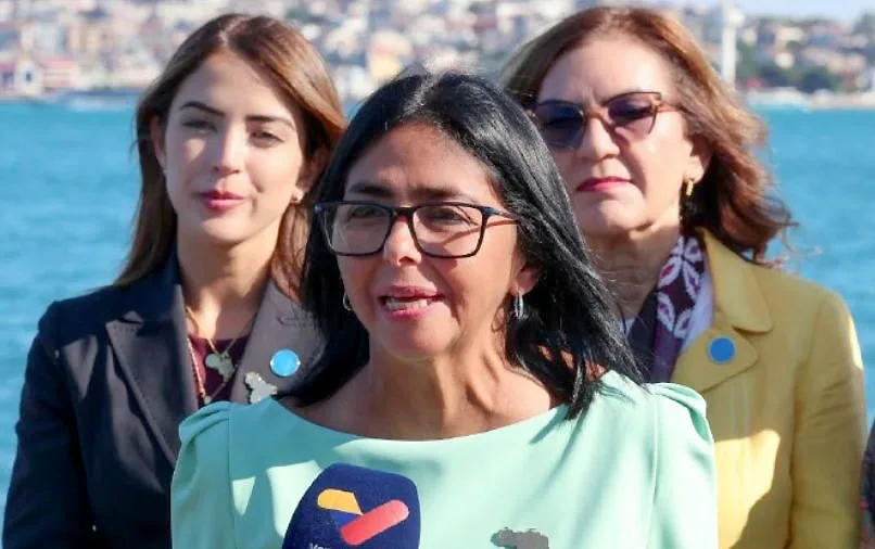 Presidenta (E) Delcy Rodríguez regresó a Venezuela tras visita a la India y Türkiye