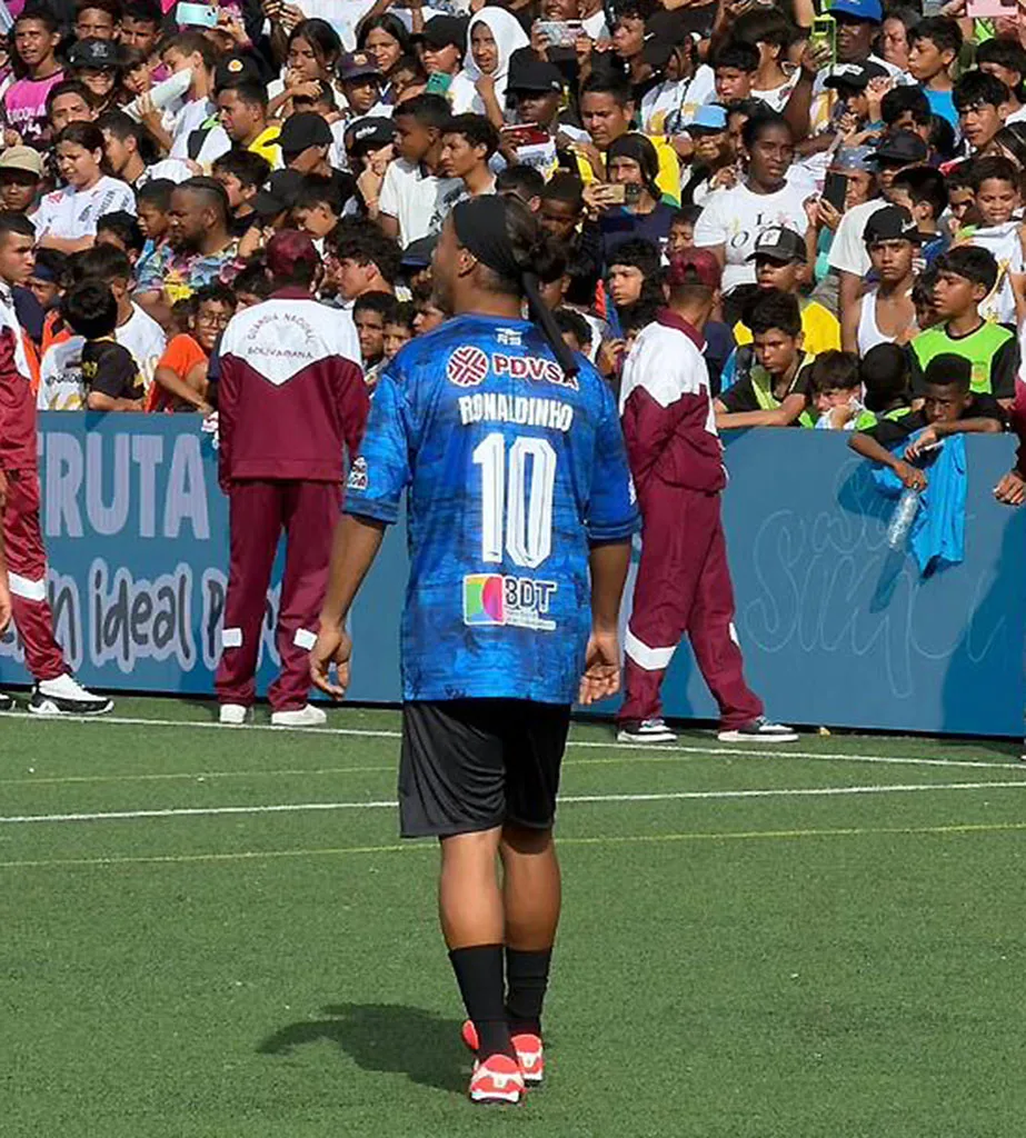 Ronaldinho en Petare