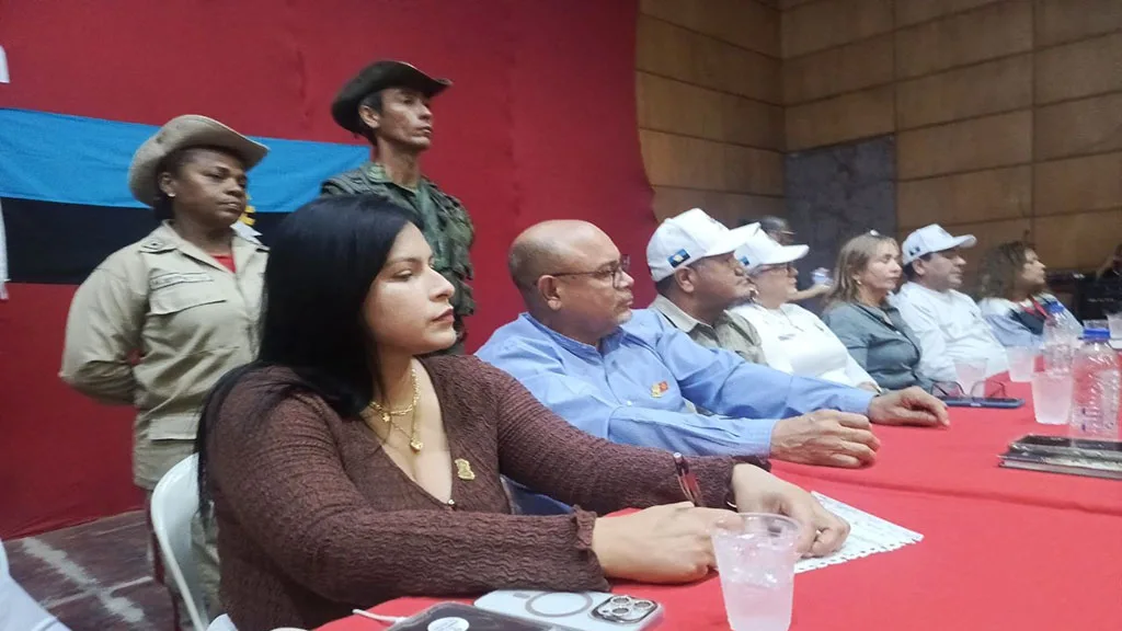 los dirigentes gremiales presentaron un diagnóstico detallado sobre la situación de los trabajadores petroleros y de instituciones públicas,