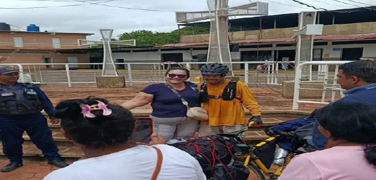 Creador de contenido citojense Milton Medina y su mascota "Lara" revolucionan Guárico en su travesía hacia la Gran Sabana.