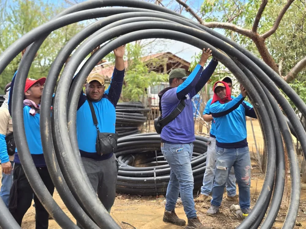 1.200 metros de tuberías de agua en Mara