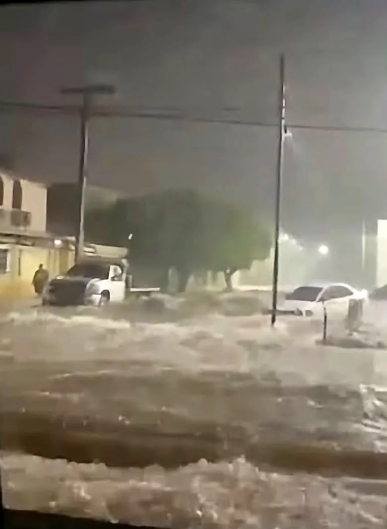Fuerte tormenta eléctrica y aguaceros Maracaibo