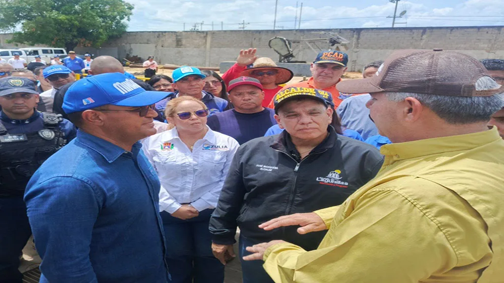 El Gobernador del estado Zulia, Luis Caldera, inspeccionó la Estación de Bombeo F-10, ubicada en el sector Las Morochas del municipio Lagunillas, donde anunció la ejecución de importantes avances dentro del Plan Rector de Aguas Servidas.