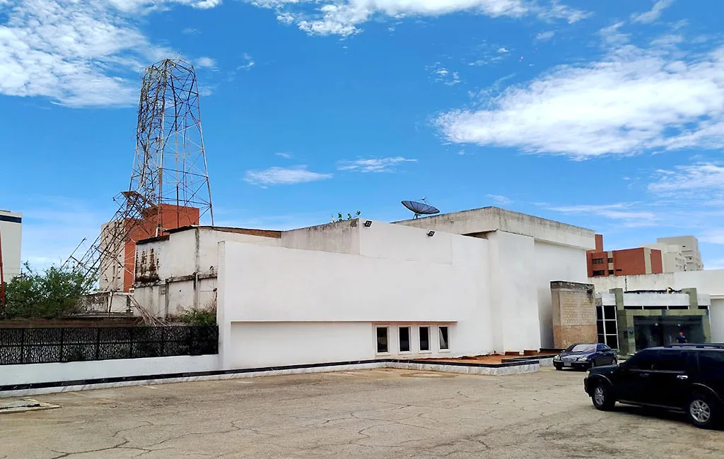  Vecinos de la Lago piden inspección de torres de Transmisión